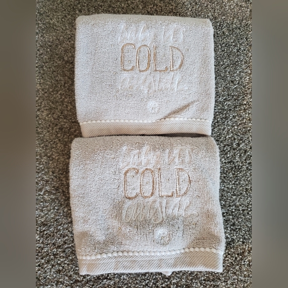 Seasonal/Christmas Decorative Embroidered Hand Towels- Set of Two - Picture 2 of 4